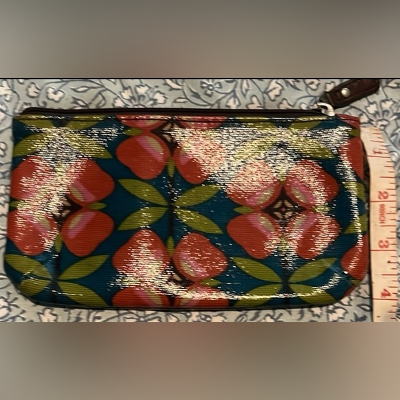 Fossil small cosmetic bag with apples in design - Picture 2 of 5